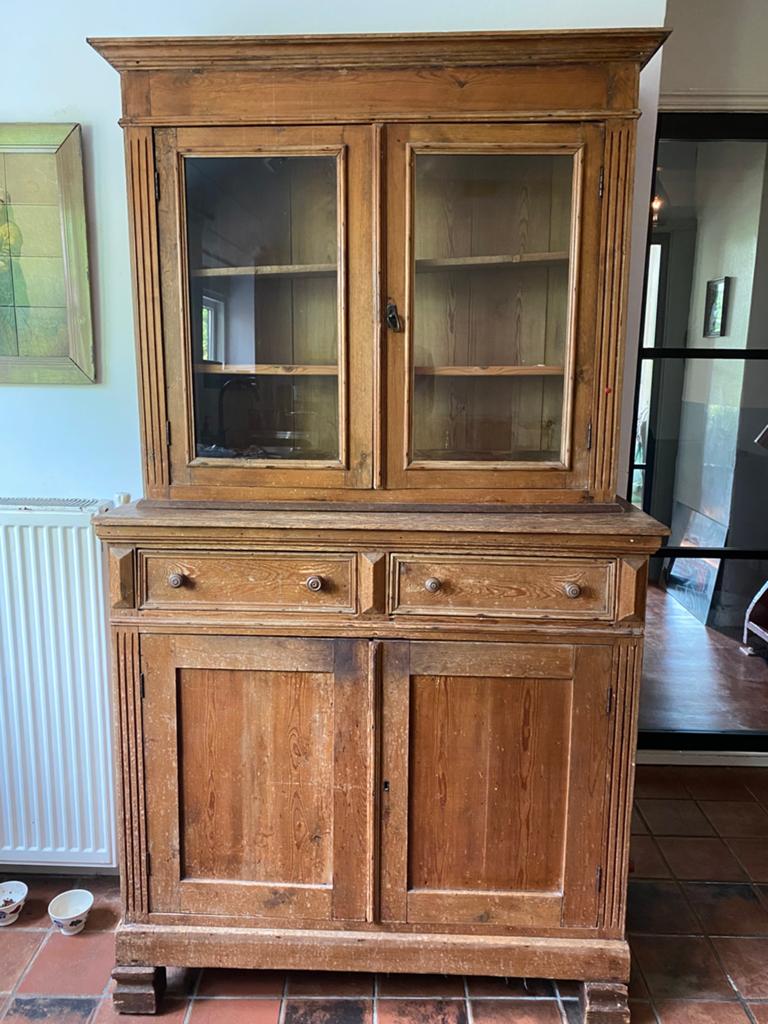 Antieke houten vitrinekast / buffetkast met glazen deuren, Antiek en Kunst, Antiek | Meubels | Kasten, Ophalen