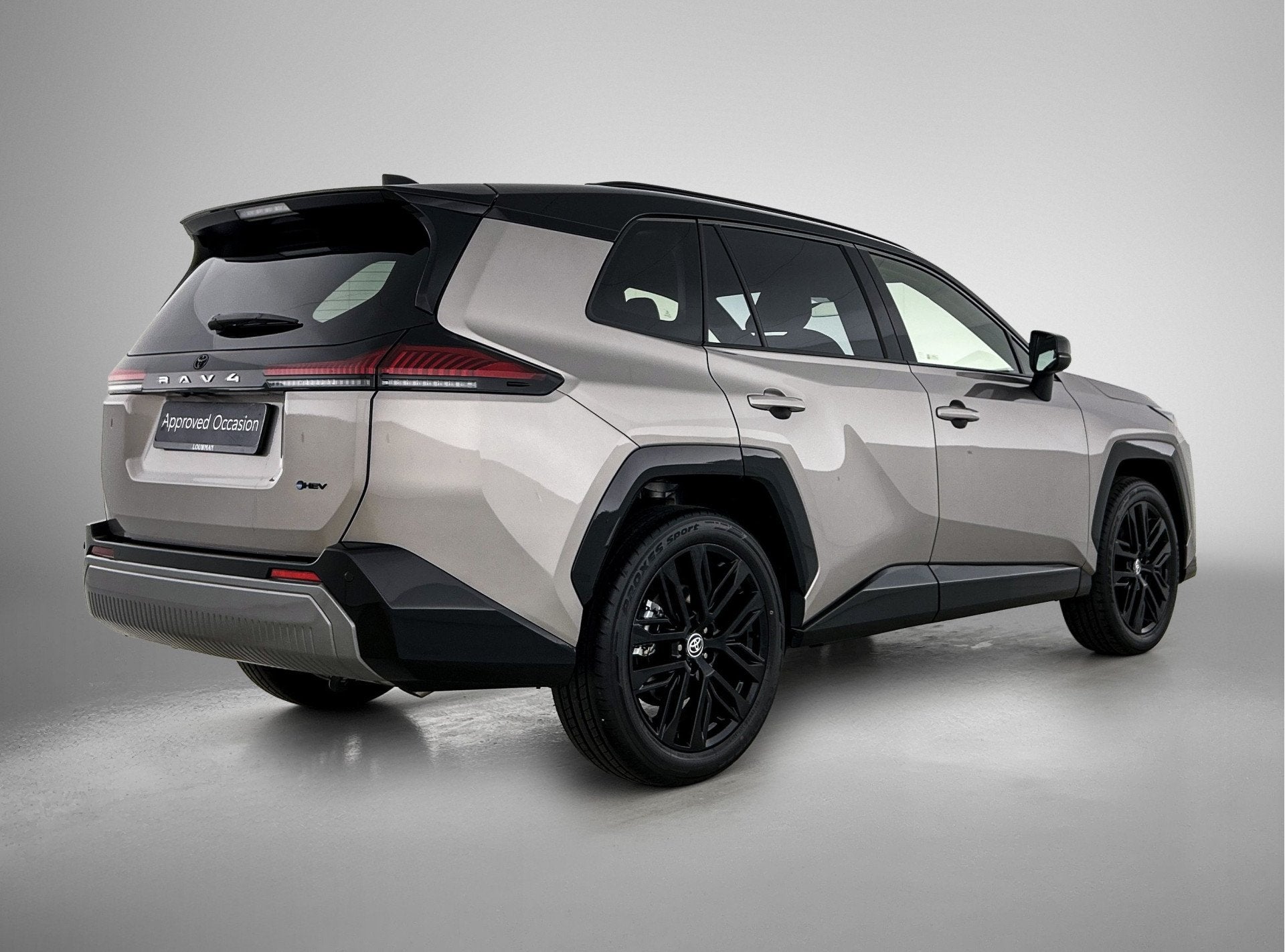 Toyota RAV4 2.5 Plug-in Hybrid AWD 300 Executive | Nieuw mod, Automaat, Gebruikt, Zwart, 4 cilinders