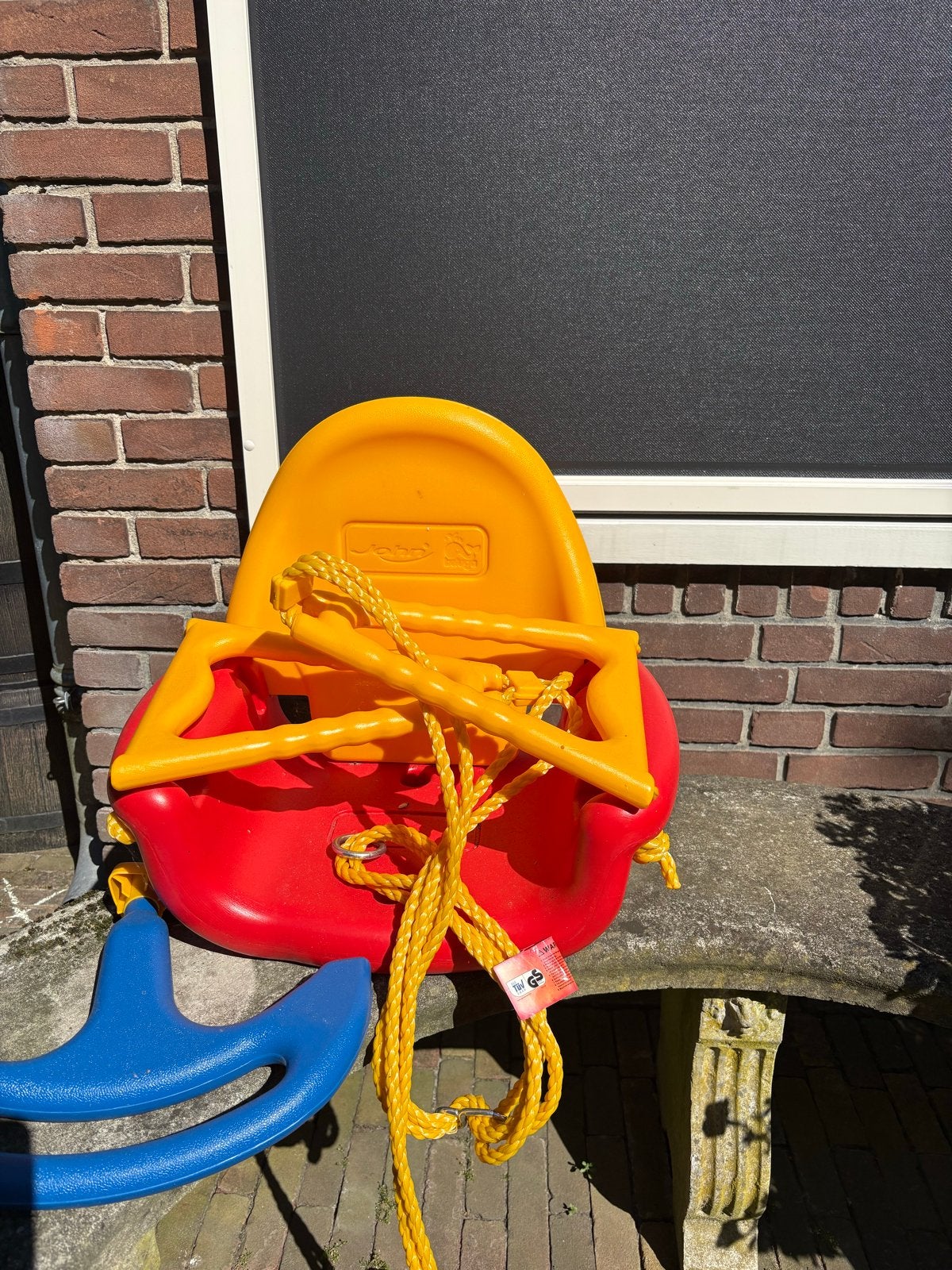Kleurrijke babyschommel voor buiten, Kinderen en Baby's, Speelgoed | Buiten | Speeltoestellen, Ophalen of Verzenden, Gebruikt