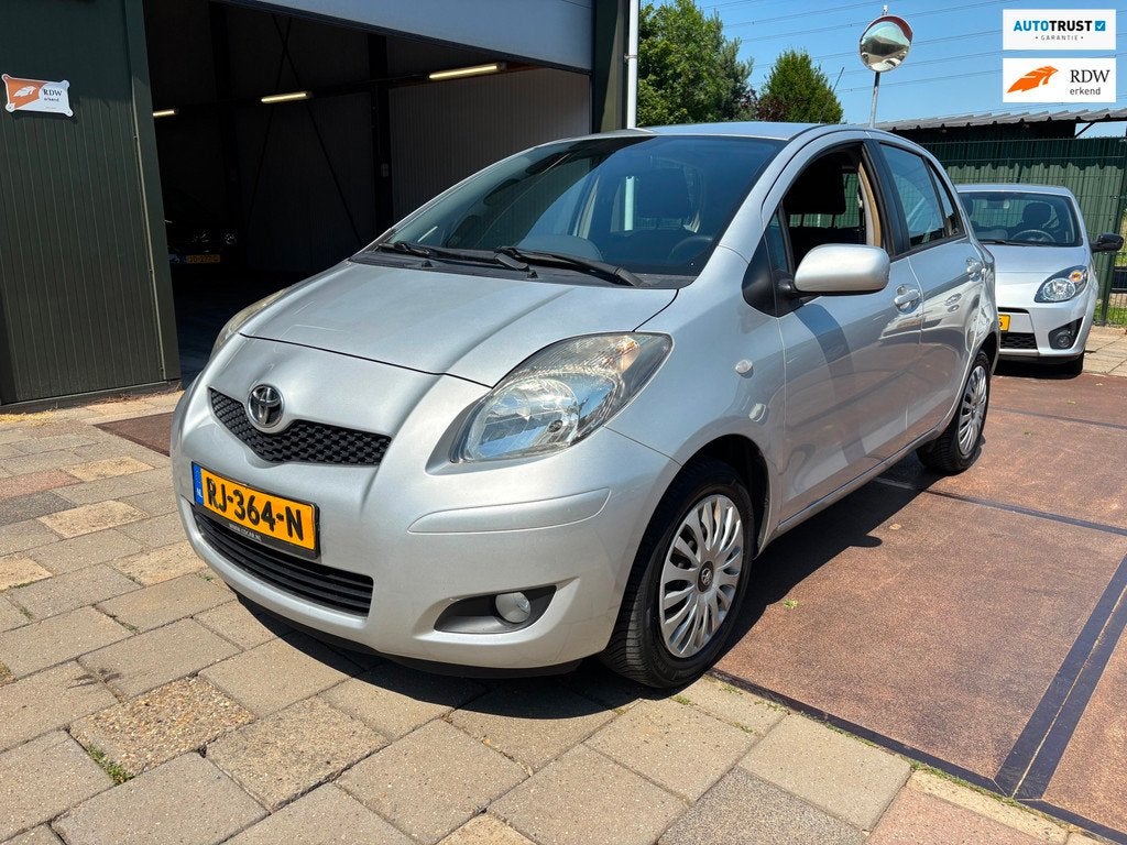 Toyota Yaris 1.0 VVTi Cool 5 Deurs Airco Nette Auto, Auto's, Toyota, Voorwielaandrijving, Euro 5, 750 kg, Elektrische ramen