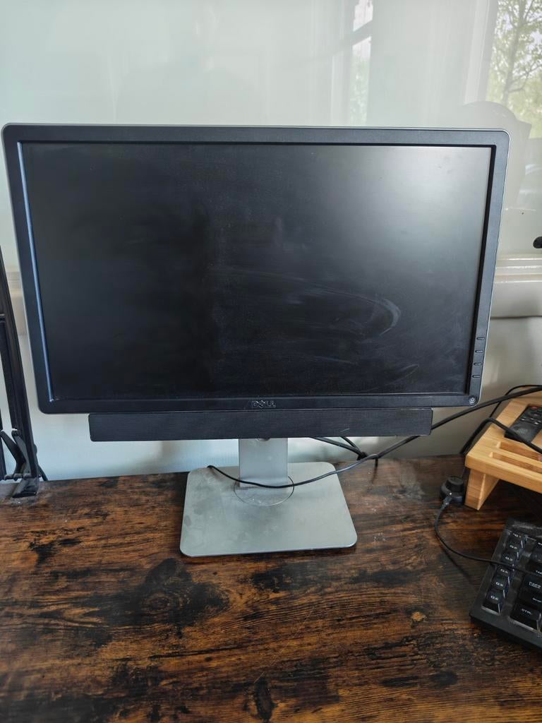 Dell Monitor met Soundbar - Goede Staat, Computers en Software, Monitoren, Gebruikt, 60 Hz of minder, DisplayPort, DVI, VGA, Ingebouwde speakers