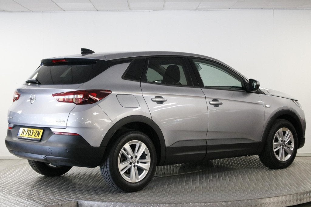 Opel Grandland X 1.2 Turbo 120 Jaar Edition Distr. Riem V.V., Auto's, Opel, Voorwielaandrijving, Stof, Gebruikt, Euro 6
