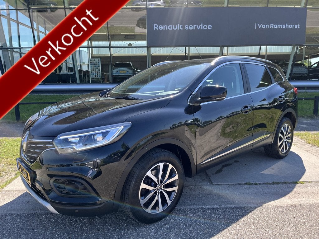 Renault Kadjar 1.3 TCe Limited 140PK / Panorama-dak / Stoelv, Auto's, Gebruikt, 4 cilinders, Leder en Stof, Zwart