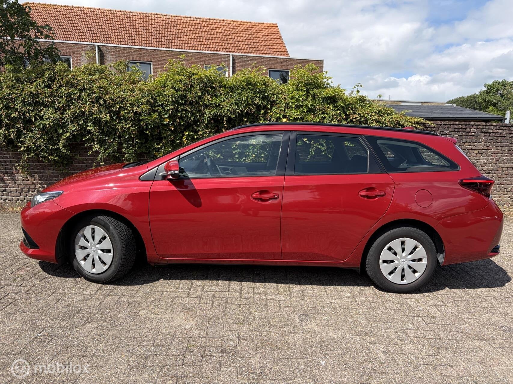 Toyota Auris 1.3 Now Trekhaak, goed onderhouden inruil mog., Voorwielaandrijving, Gebruikt, 4 cilinders, 49 €/maand