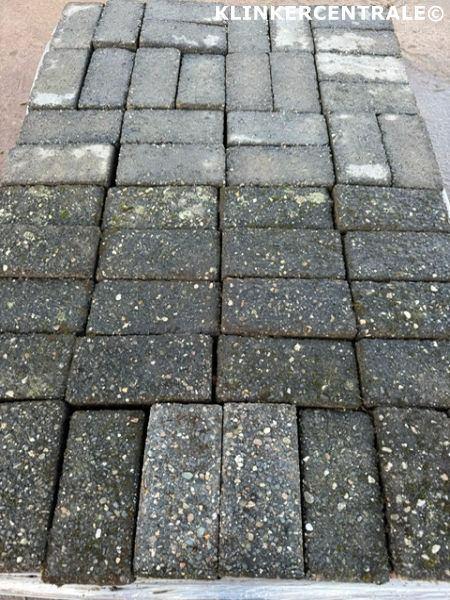 30m2 antraciet betonklinkers keiformaat bkk bss, Gebruikt, Klinkers, 10 m² of meer, Bij dit gebruikte product niet te achterhalen.