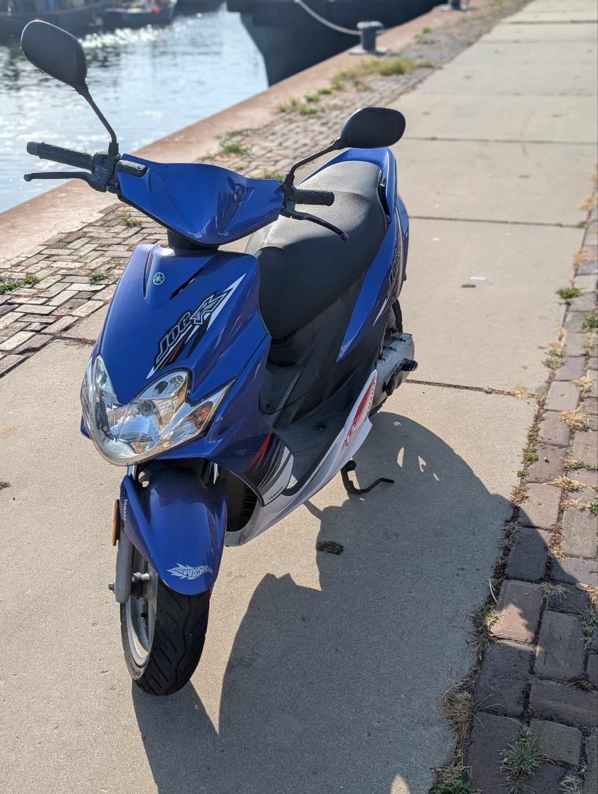 yamaha jog r scooter (snor), Fietsen en Brommers, Scooters | Yamaha, Ophalen, JogR of RR, Gebruikt, Maximaal 45 km/u