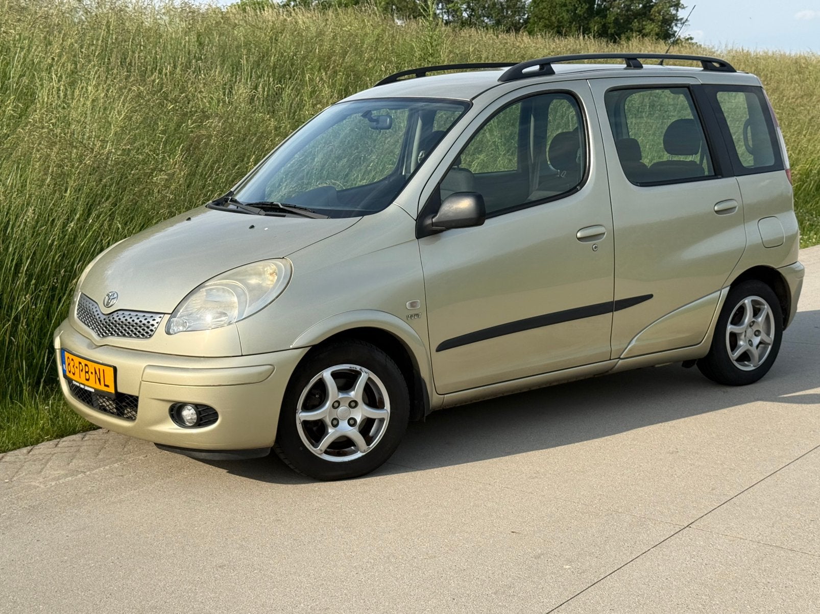 Toyota Yaris Verso 1.5 16V Vvti LineaSOL 1e Eig. AC Trekhaak, Auto's, Voorwielaandrijving, 40 €/maand, 4 cilinders, Yaris Verso