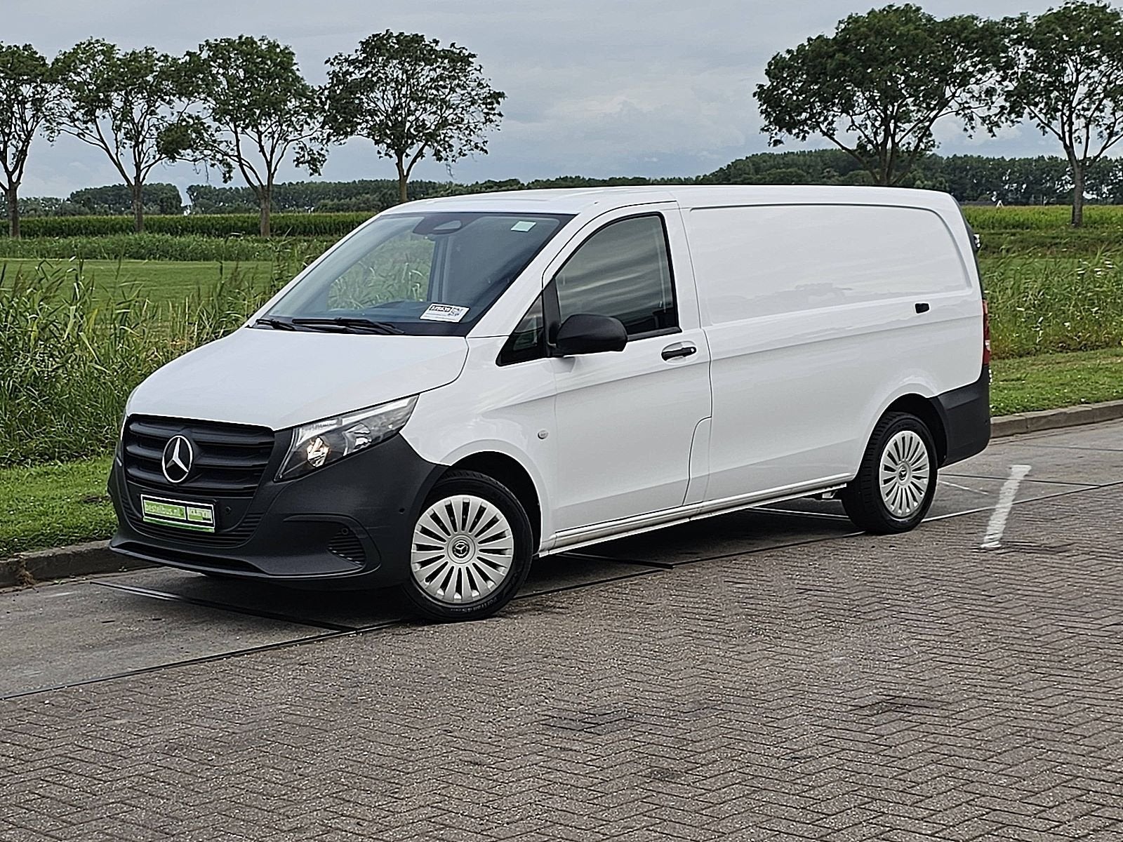 MERCEDES-BENZ VITO 116 l2 mbux navi camera!, Auto's, Bestelauto's, Gebruikt, Euro 6, 1807 kg, Mercedes-Benz