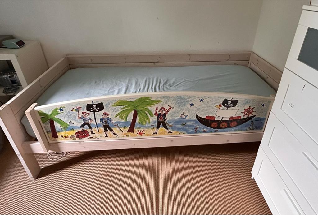 Lifetime Kidsrooms bed met lattenbodem en piratenpaneel, Kinderen en Baby's, Kinderkamer | Bedden, Ophalen, 85 tot 100 cm, Gebruikt