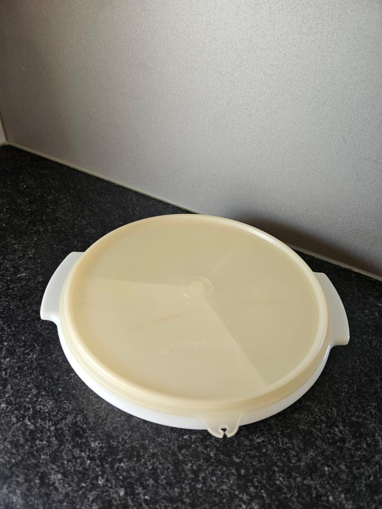 Tupperware Serveerschaal met Drie Vakken en Deksel, Ophalen, Gebruikt, Crème, Schaal