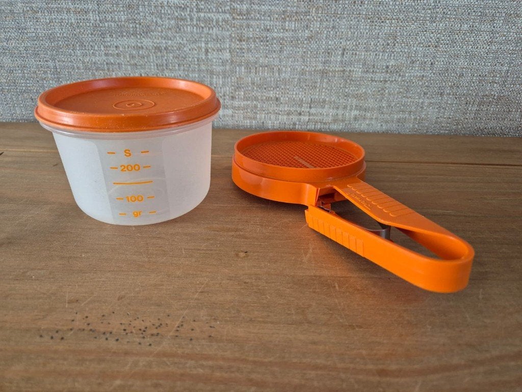 Tupperware knijpzeef met opvangbakje 450ML en deksel Oranje, 450 ml, Overige typen, Oranje, Ophalen of Verzenden
