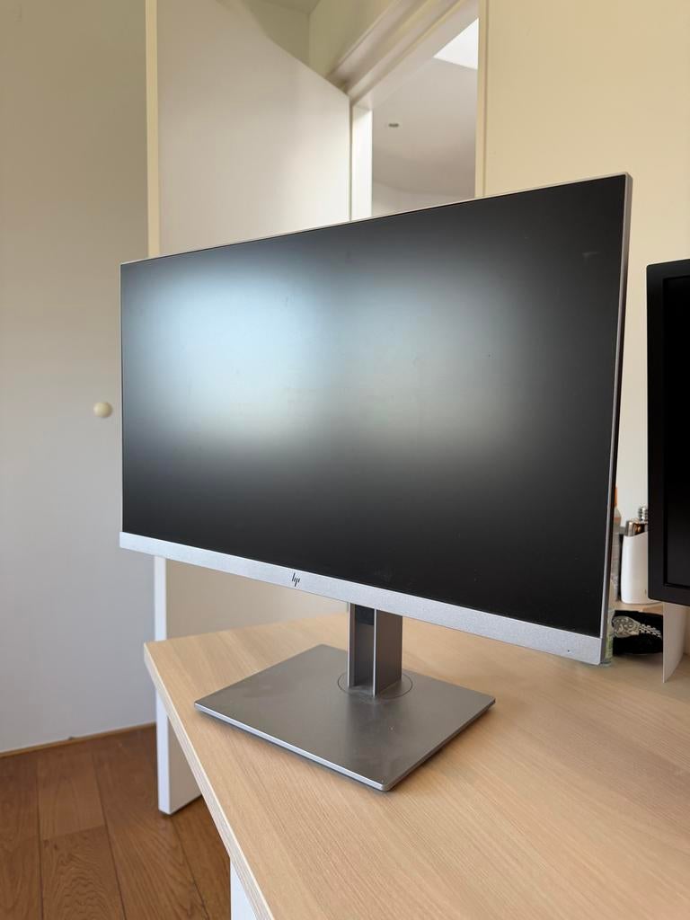 HP E243 Monitor - Full HD IPS Scherm, Computers en Software, Monitoren, Zo goed als nieuw, 60 Hz of minder, DisplayPort, In hoogte verstelbaar