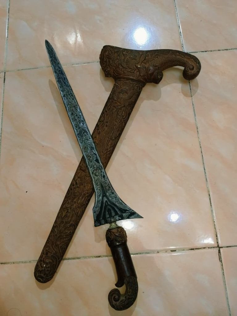 Antieke Keris Madura Brojol Pamor Dwiwarna Sawo Hout SVD87, Indonesië, Meerkleurig, Wapen, Gesneden