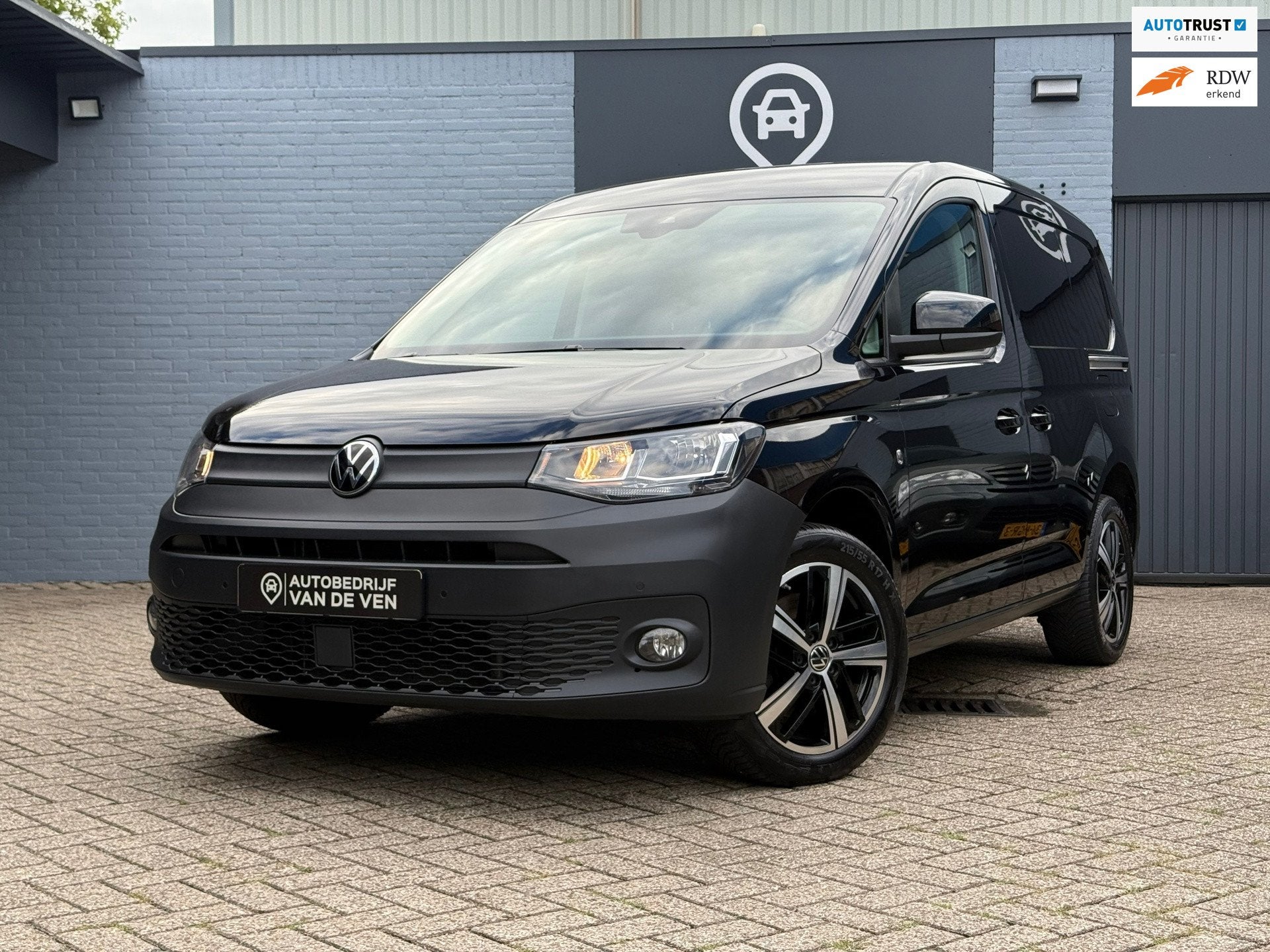 Volkswagen Caddy Cargo 1.5 TSI | Vol Opties | BPM Vrij!, Auto's, Voorwielaandrijving, Zwart, 4 cilinders, Volkswagen