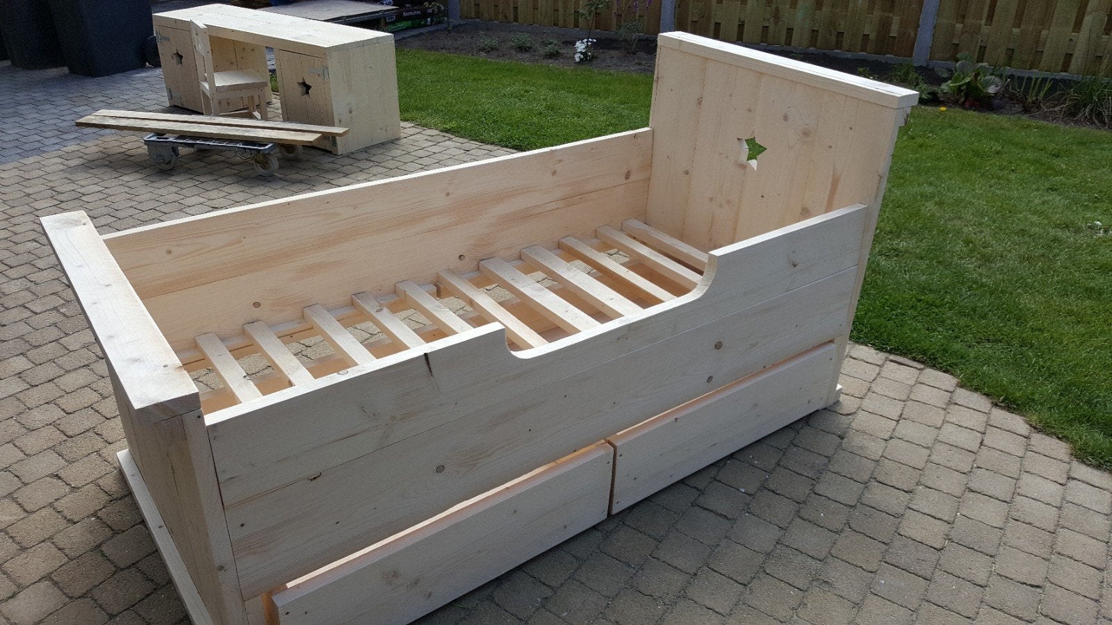 Peuter bed steigerhout, Kinderen en Baby's, Kinderkamer | Bedden, Ophalen, 180 cm of meer, 85 tot 100 cm, Matras