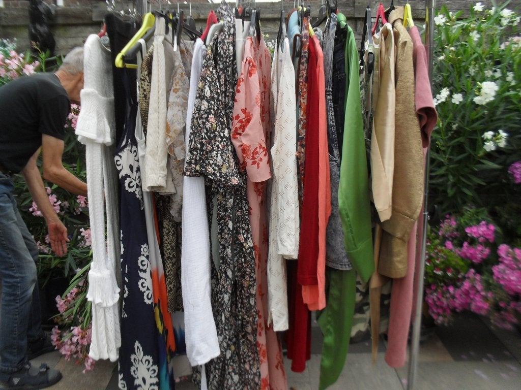 Kleding 25 stuks doos 5, voor merken, maten zie beschrijving, Kleding | Dames, Jurken, Overige kleuren, Zo goed als nieuw, Onder de knie