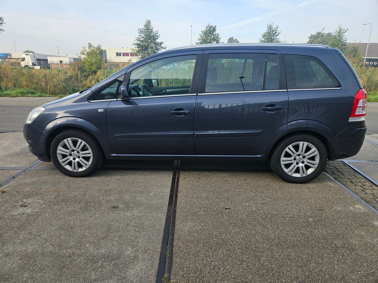 Opel Zafira 2.2 2010 Grijs 7 persoons, Auto's, Voorwielaandrijving, Stof, 4 cilinders, 7 stoelen