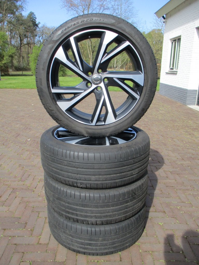 Originele Volvo XC40 20 inch velgen zomer IZGST R Line, Auto-onderdelen, Banden en Velgen, Ophalen, Banden en Velgen, Personenwagen