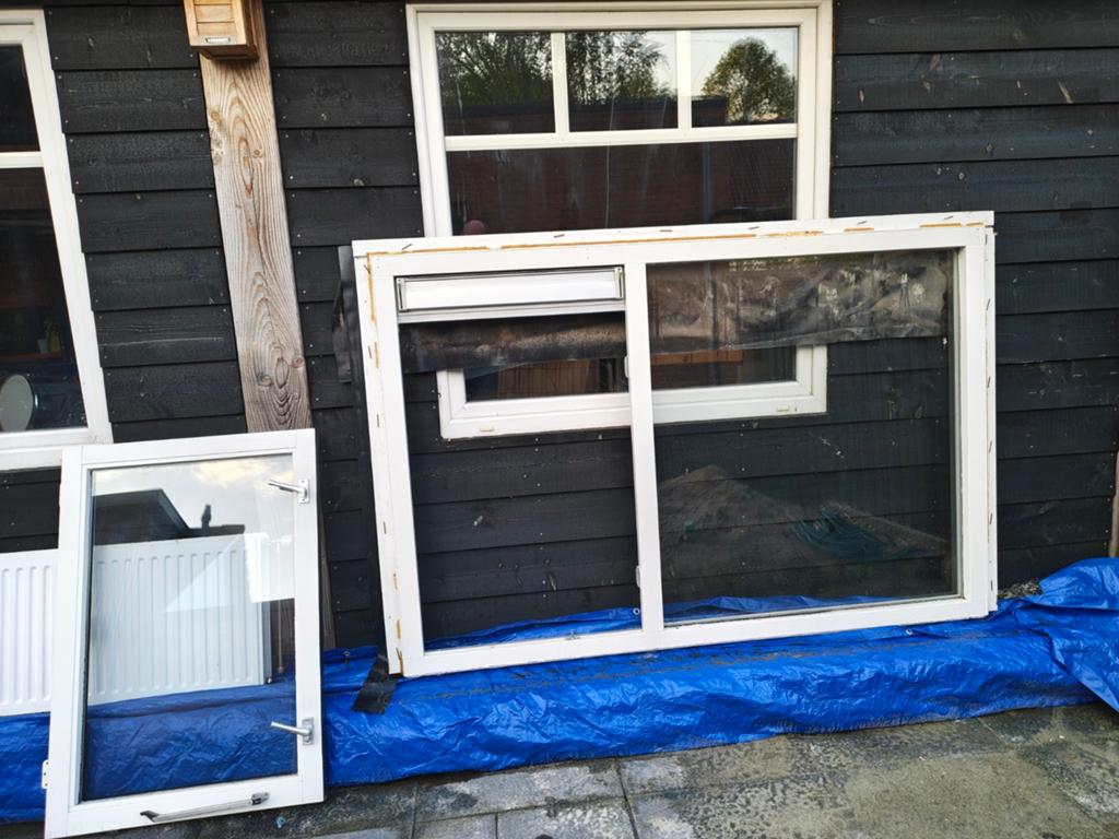 Hardhouten kozijn met dubbelglas en openslaand raam, Doe-het-zelf en Verbouw, Glas en Ramen, Ophalen, Gevelraam of Ruit, Dubbelglas