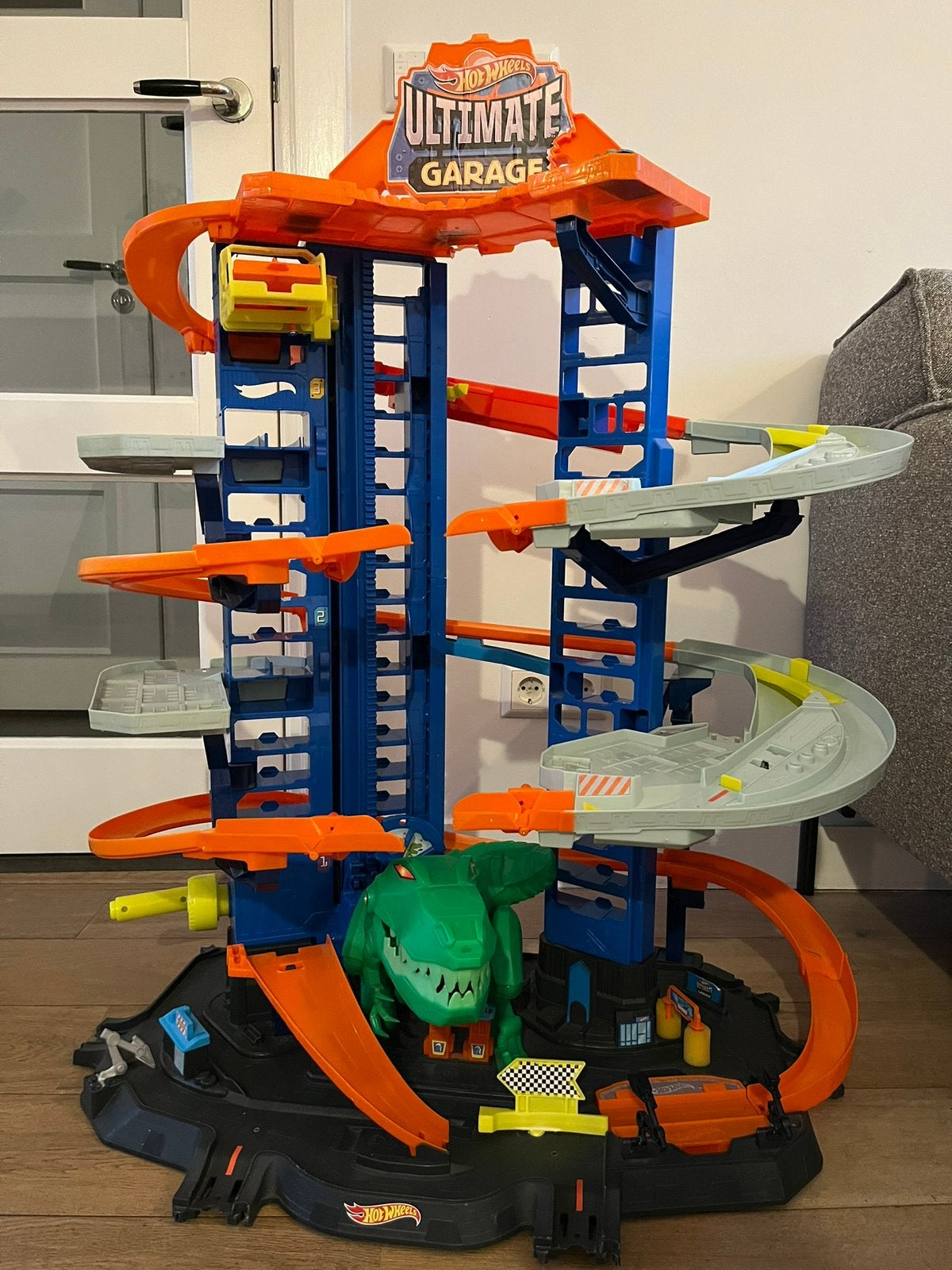Hotwheels ultimate garage dino, Ophalen, Racebaan, Zo goed als nieuw, Hot Wheels