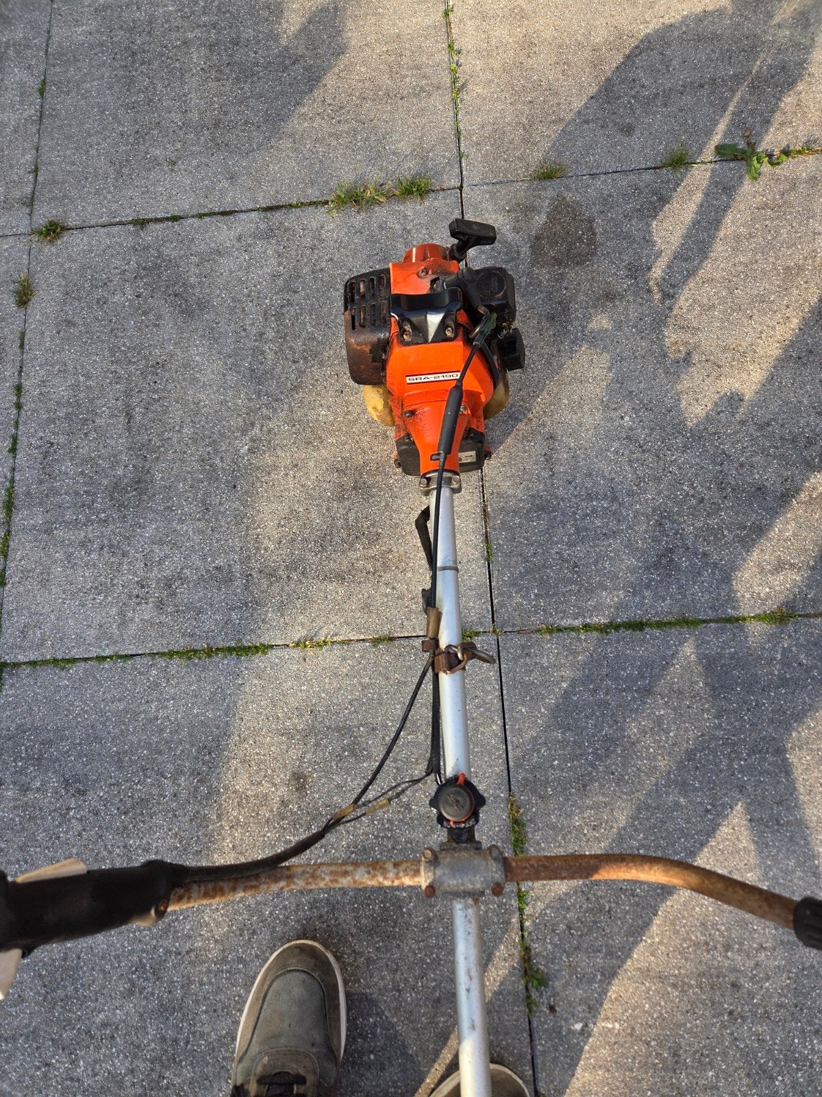 Oude bosmaaier uit jaren '80/'90 - loopt niet, Tuin en Terras, Bosmaaiers, Ophalen, Gebruikt, Benzine