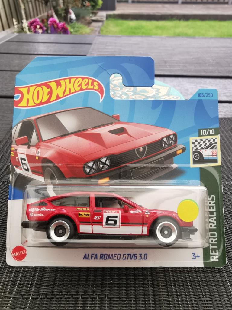 HotWheels Alfa Romeo GTV6 3.0 rood, Ophalen of Verzenden, Nieuw, Auto