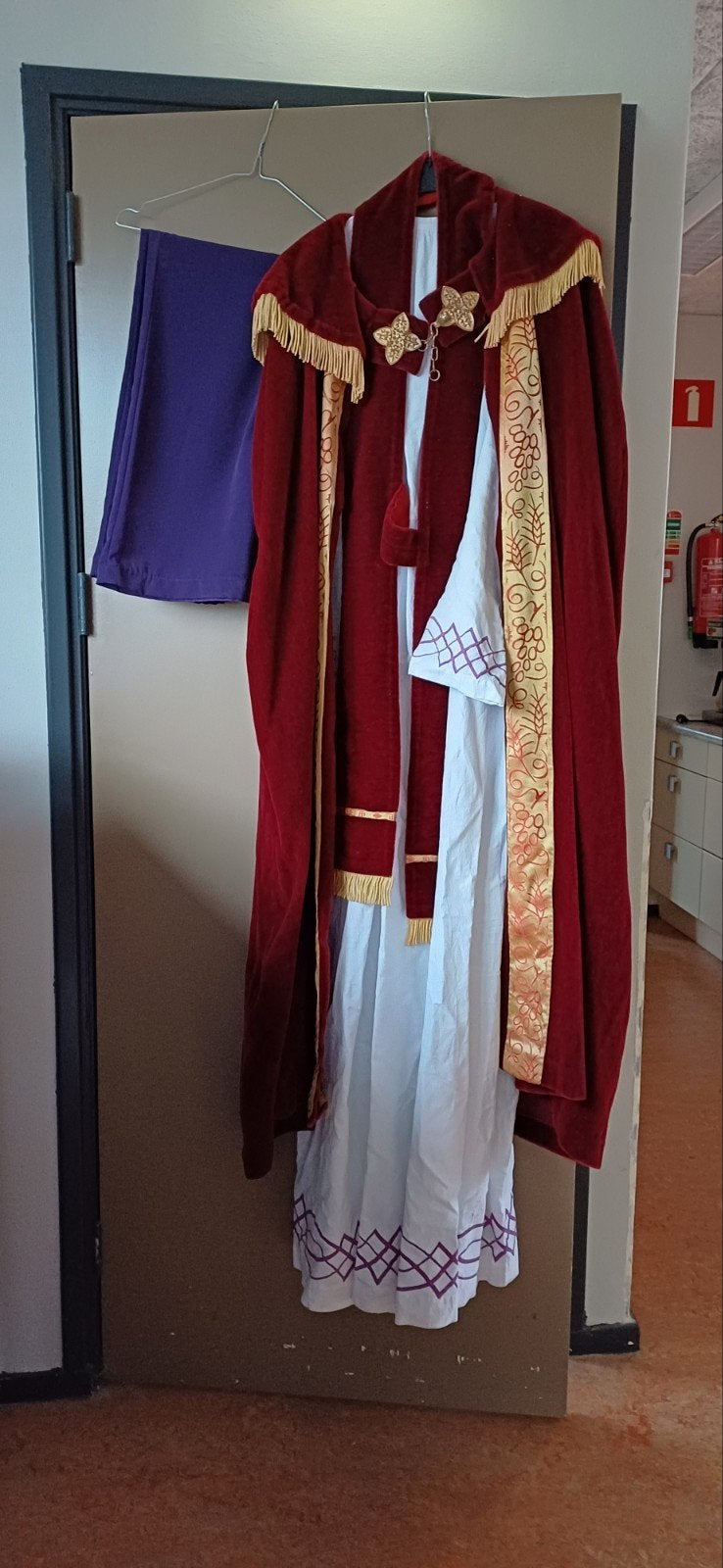 Sinterklaaspak met toebehoren, Diversen, Ophalen