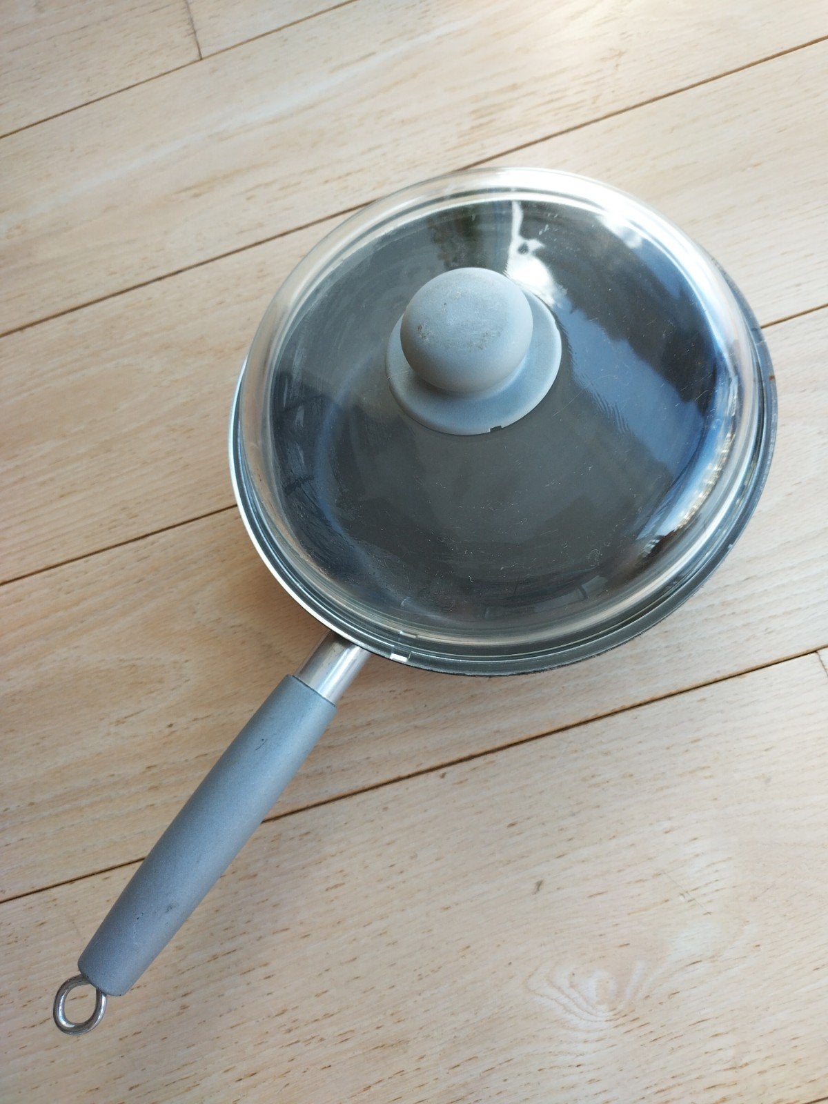 Hapjespan met dikke bodem en glazen deksel, Huis en Inrichting, Koekenpan, Kunststof, Met deksel, Ophalen of Verzenden
