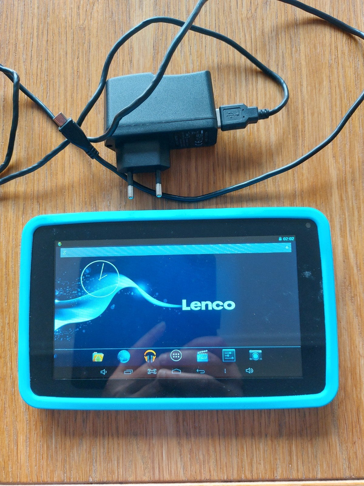 Lenco CoolTab-72 tablet met hoesje en oplader, Uitbreidbaar geheugen, Ophalen of Verzenden, Zo goed als nieuw, Wi-Fi
