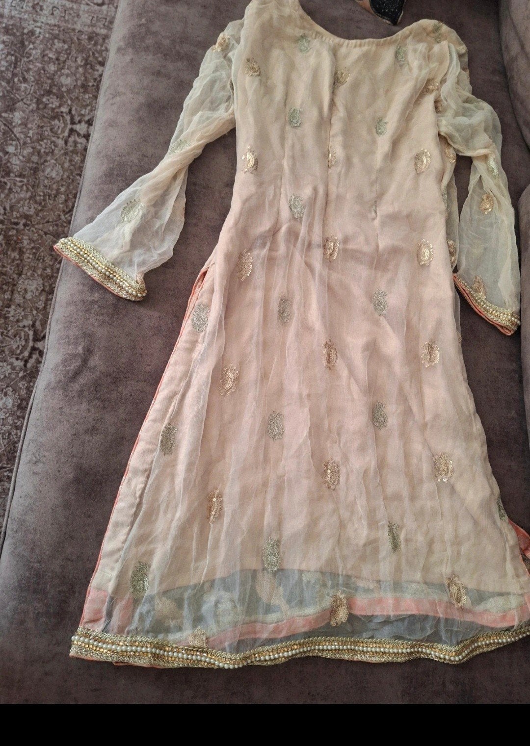 Traditionele Indiase/Pakistaanse jurk met broek, Beige, Ophalen of Verzenden, Maat 36 (S), Onder de knie