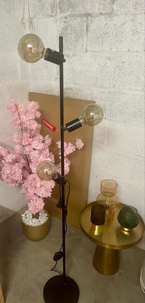 Moderne zwarte staande lamp met 3 verstelbare lichtpunten, Huis en Inrichting, Lampen | Vloerlampen, Ophalen, Zo goed als nieuw