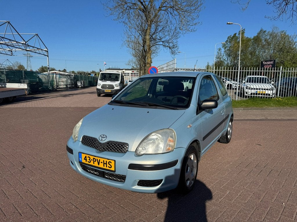 Toyota Yaris 1.0 VVT-i Idols, 31 €/maand, 4 cilinders, 855 kg, Origineel Nederlands