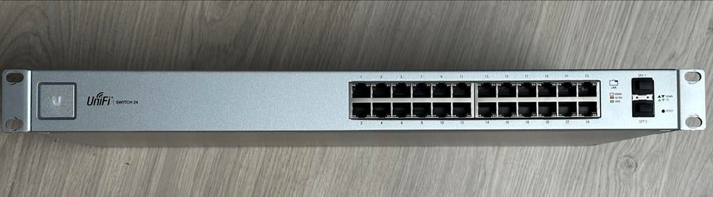 Ubiquiti UniFi Switch 24 (US-24) - Managed Gigabit Switch, Computers en Software, Netwerk switches, Ophalen, Zo goed als nieuw