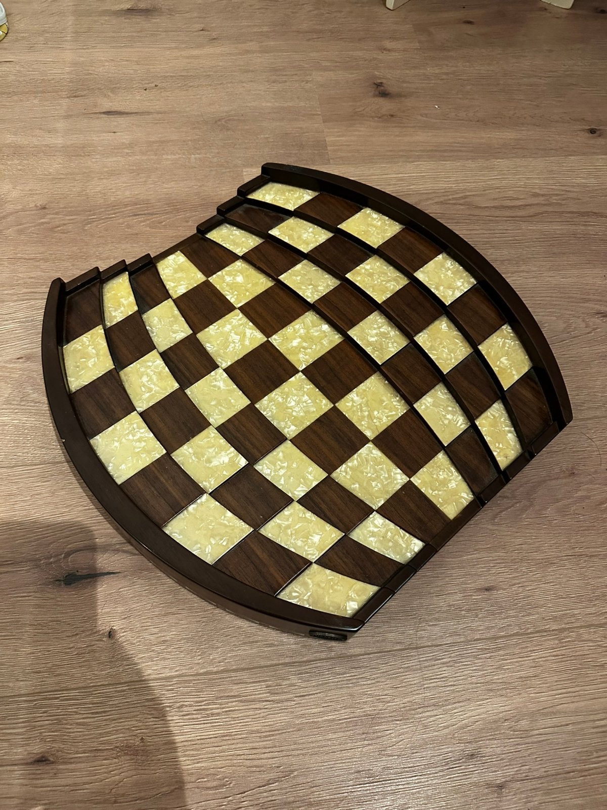 Wood Art Arena 3D schaakbord walnoot parelmoer handgemaakt, Ophalen of Verzenden, Zo goed als nieuw