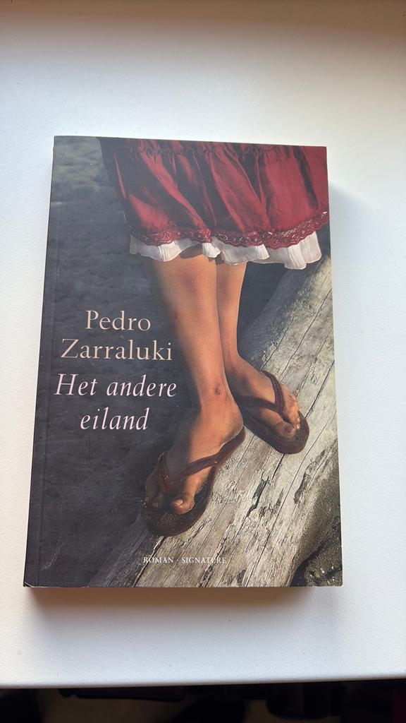 P. Zarraluki - Het andere eiland, Ophalen of Verzenden, Zo goed als nieuw, P. Zarraluki