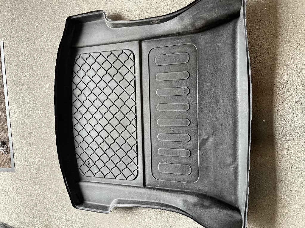 Tesla model 3 kofferbakmat, Ophalen, Gebruikt