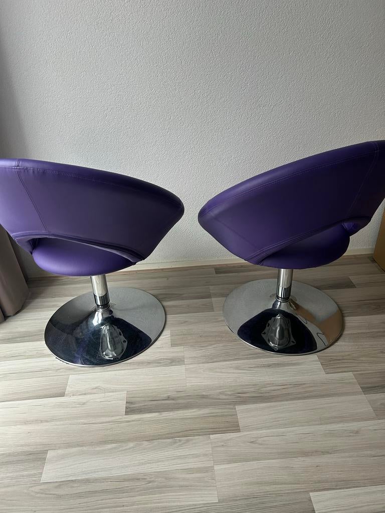 2 paarse draaibare kuipstoelen - Zo goed als nieuw, Huis en Inrichting, Stoelen, Twee, Overige kleuren, Ophalen of Verzenden, Zo goed als nieuw