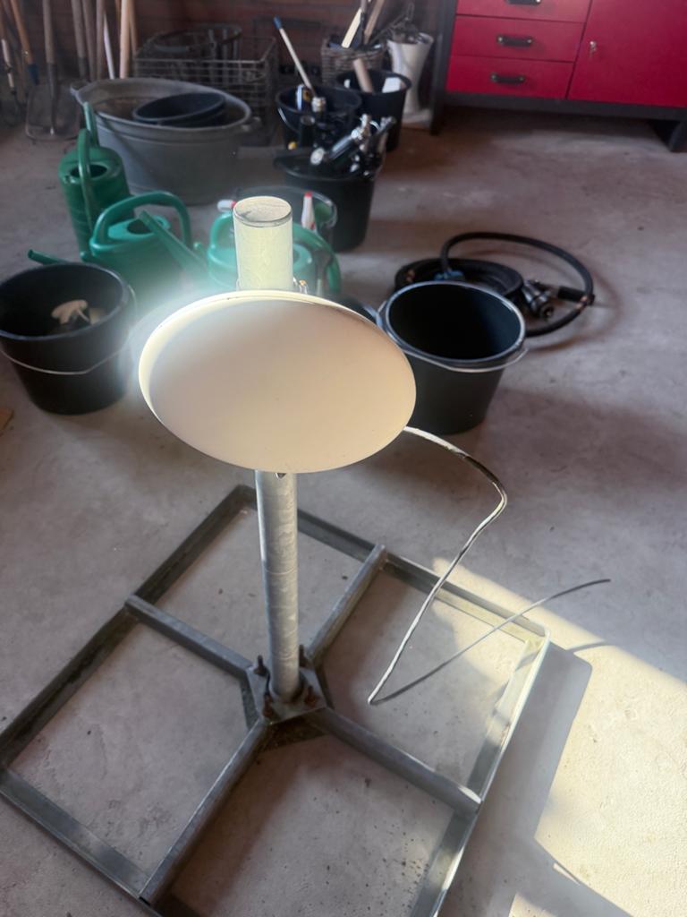 Starlink set schotel met bevestigingsmateriaal, Ophalen, Zo goed als nieuw, Minder dan 50 watt, Overige typen