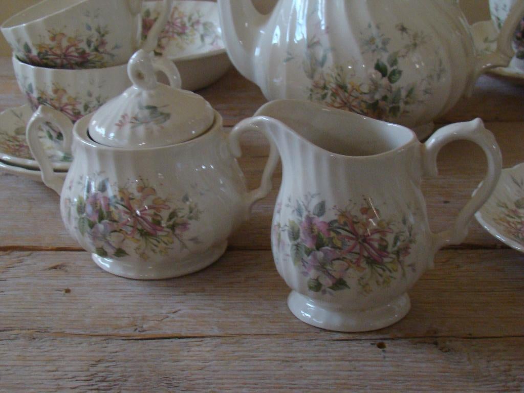 Servies, Engels, Myott Meakin, KAMPERFOELIE, Honeysuckle, Ophalen of Verzenden