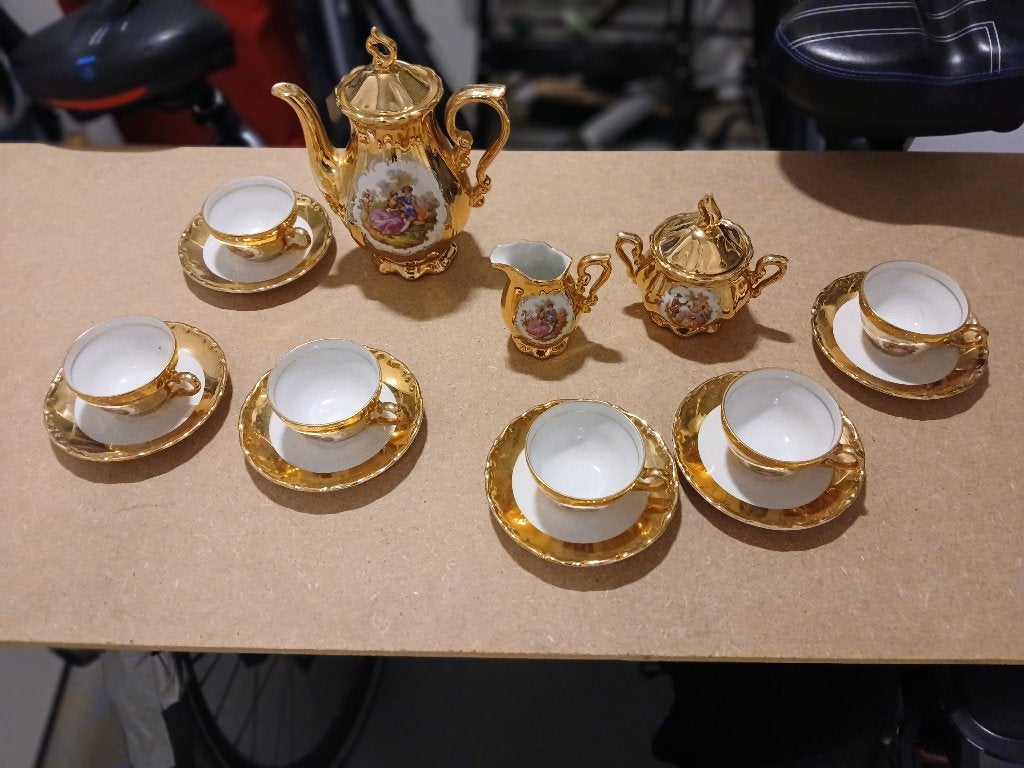 Bavaria Schaller Wiesau mokka servies, Ophalen
