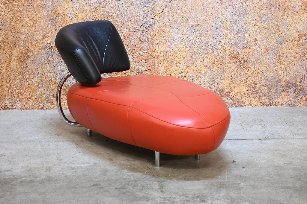 ZGANIEUW Rood/zwarte leren Leolux Kikko design chaise longue, Leolux, 100 tot 125 cm, Ophalen of Verzenden, Zo goed als nieuw