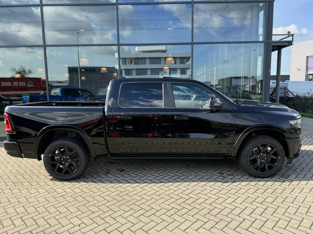 Dodge Ram 1500 Laramie Night Premium Hurricane | Pano | H&K, Automaat, Zwart, 426 pk, Zwart