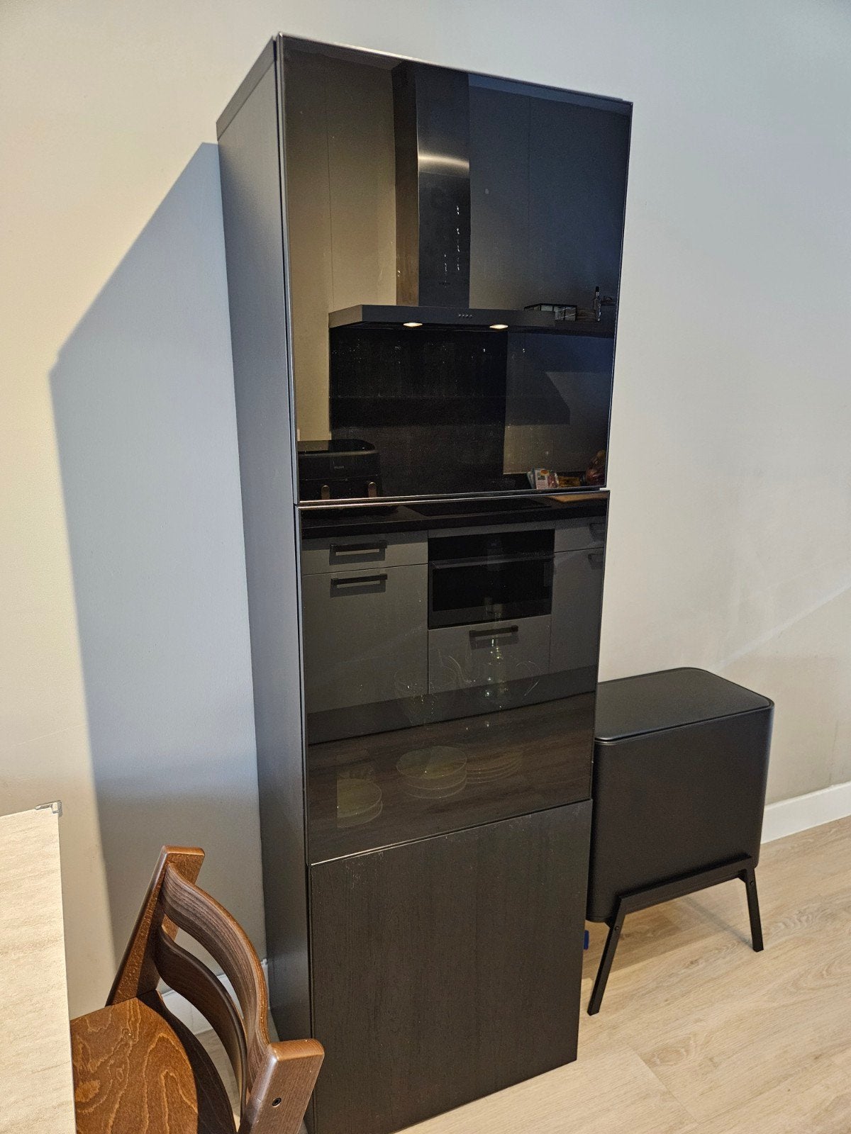 Mooie buffetkast met smokeyglas + verlichting., Huis en Inrichting, Ophalen, Zo goed als nieuw, 25 tot 50 cm, 200 cm of meer