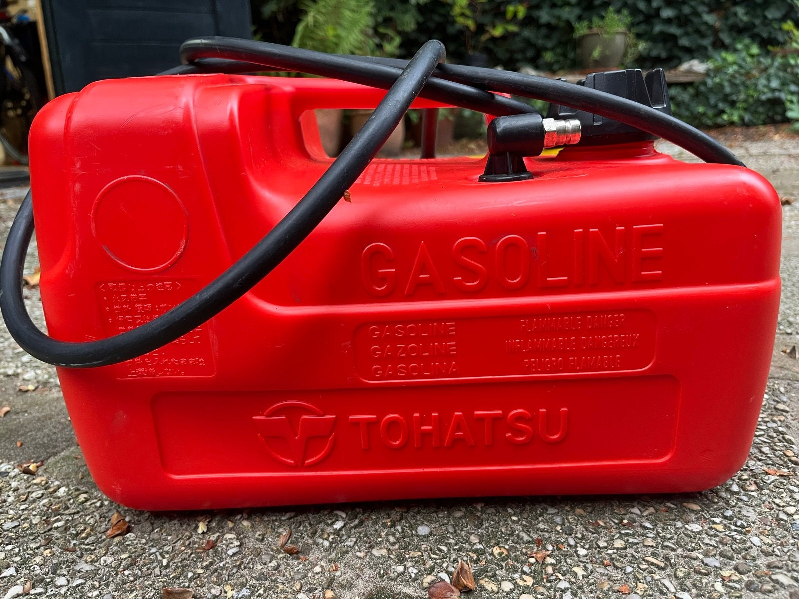 Tohatsu Benzinetank 12L met slang en pomp, Ophalen of Verzenden, Gebruikt, Motor en Techniek
