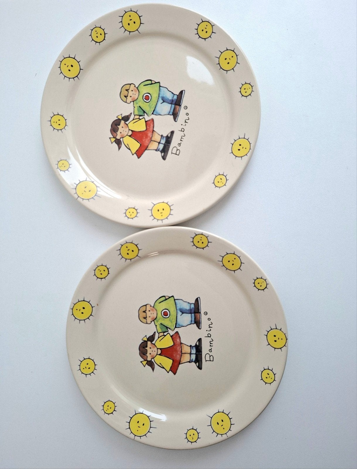 2 Bambino kinderborden met vrolijke zonnetjes, Overige merken, Keramiek, Ophalen of Verzenden, Zo goed als nieuw