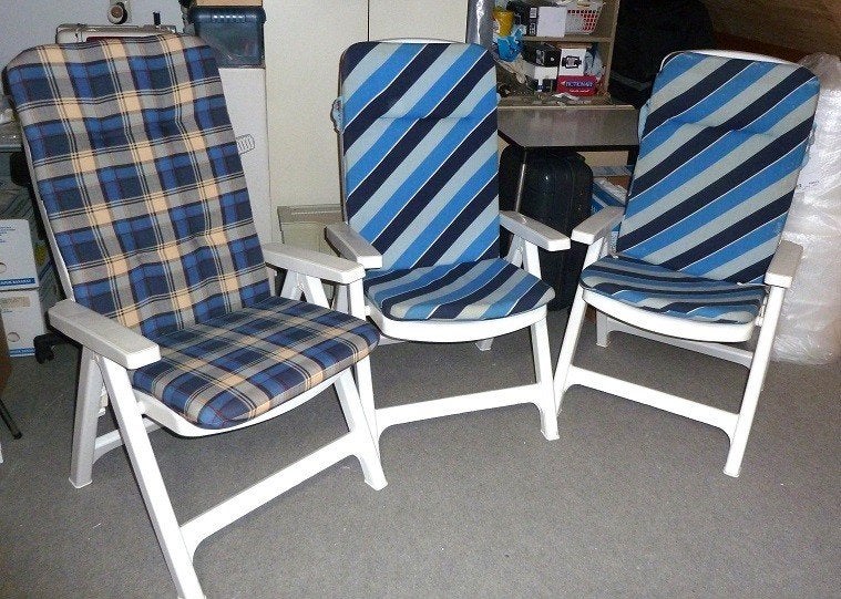 3 verstelbare witte kunststof stoelen inclusief kussens, Tuin en Terras, Ophalen, Gebruikt, Kunststof