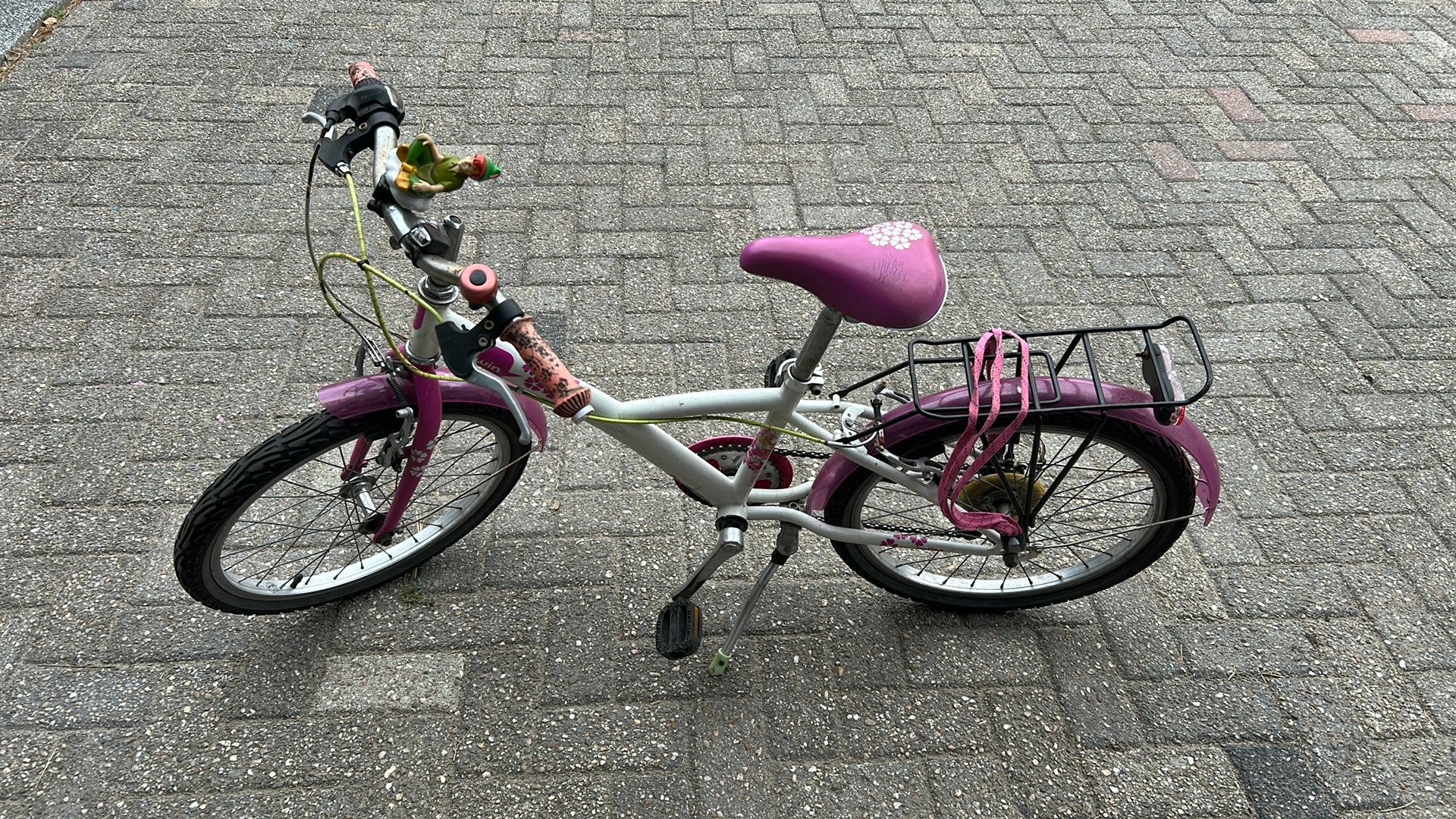 Meisjes fiets bTwin 20” roze wit, Ophalen, Gebruikt, Velgrem, Versnellingen
