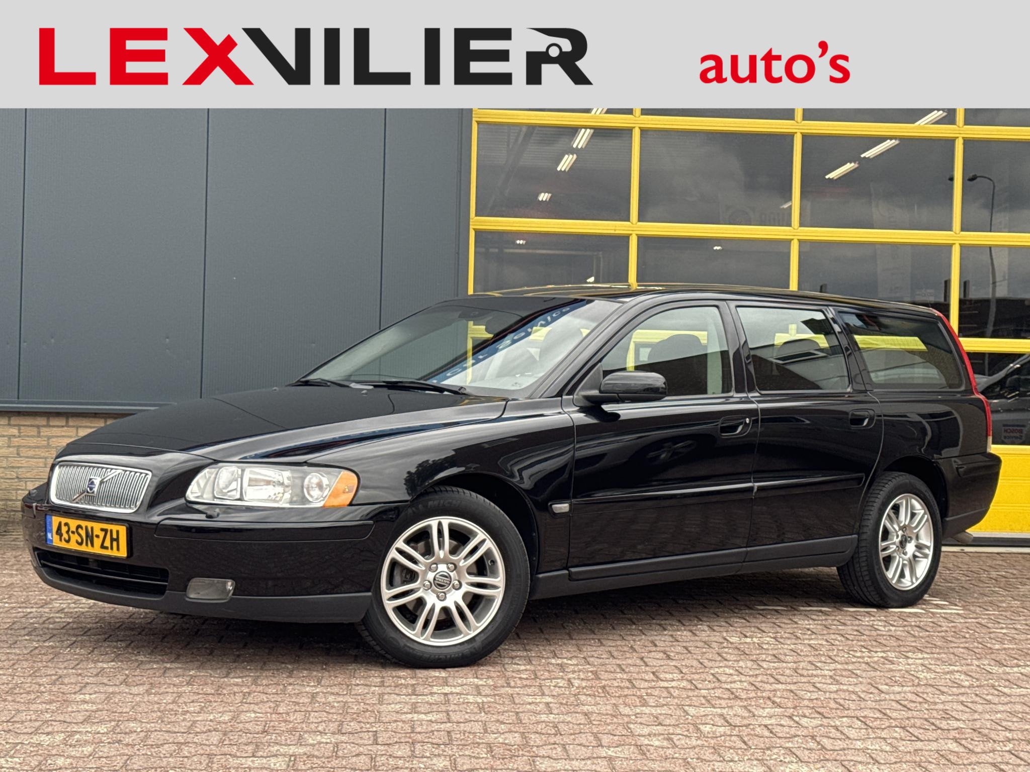 Volvo V70 2.4 Edition II Sport, Auto's, Volvo, Zwart, 2435 cc, 84 €/maand, 750 kg