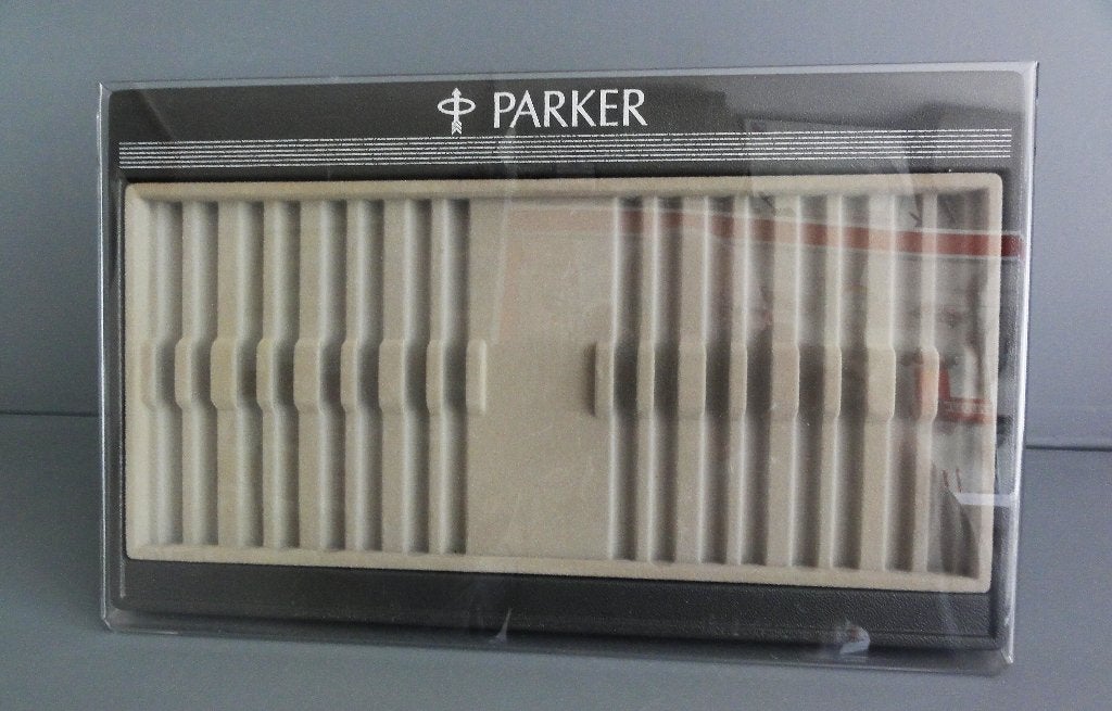 PARKER STAANDE DISPLAY MET STOFKAP VOOR 16 PENNEN, Ophalen of Verzenden, Zo goed als nieuw, Overige typen, Parker