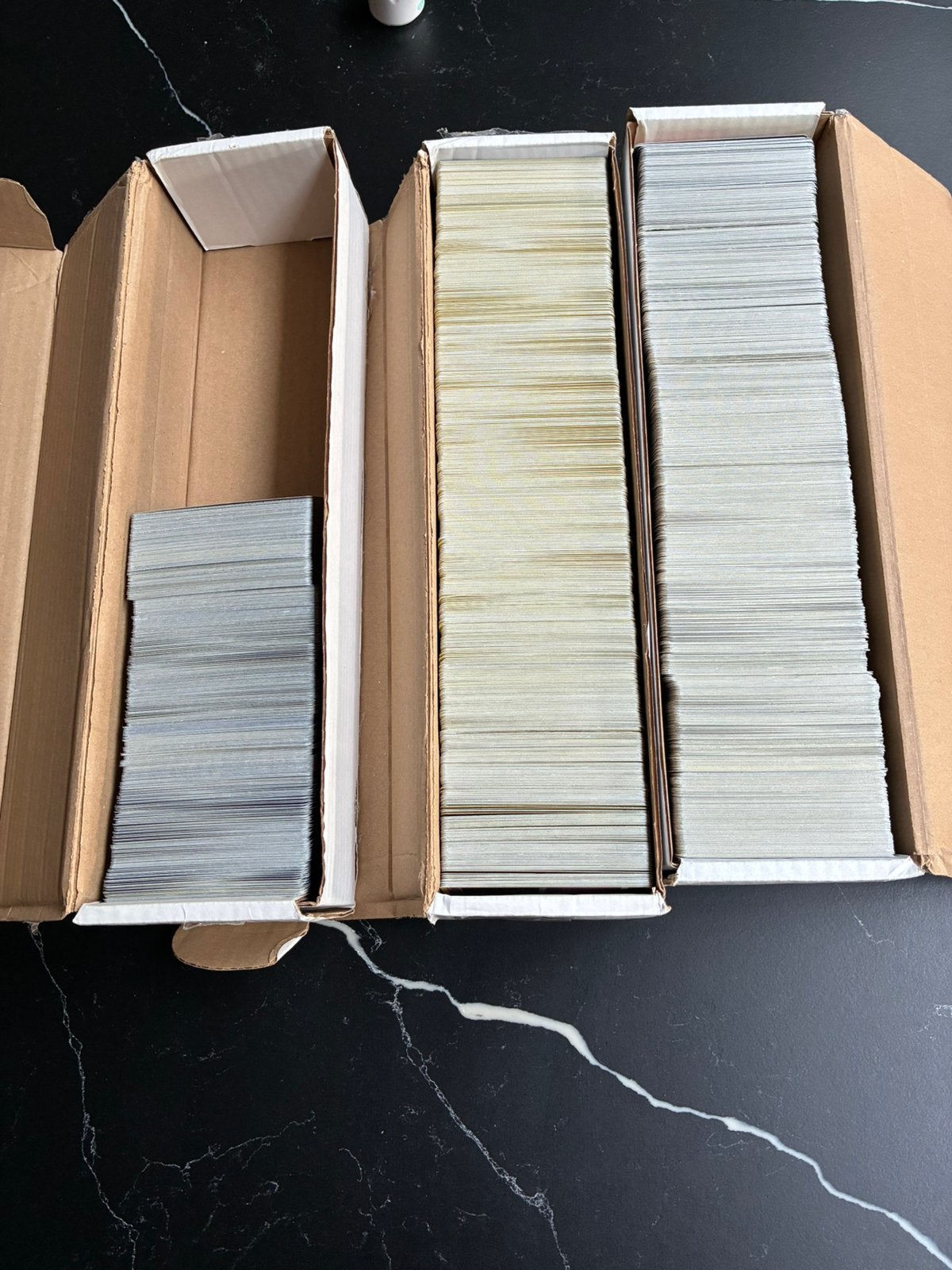2.500+ Sun and Moon bulk, Hobby en Vrije tijd, Verzamelkaartspellen | Pokémon, Ophalen of Verzenden, Zo goed als nieuw, Meerdere kaarten
